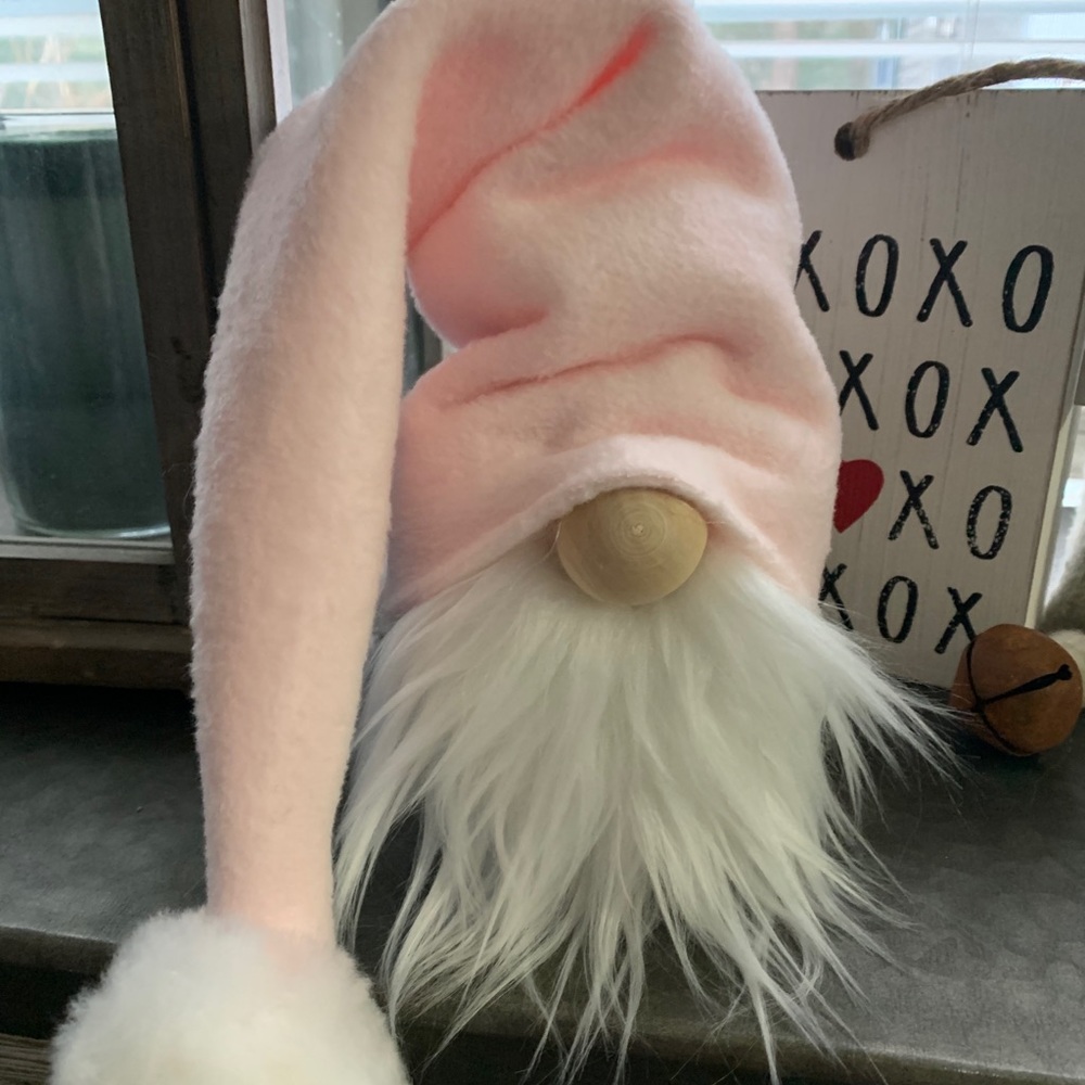 Soft pink gnome